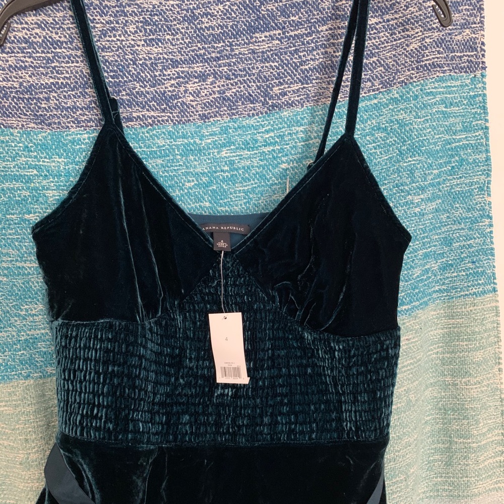Banana Republic Velvet camisole w/ribbon sash teal